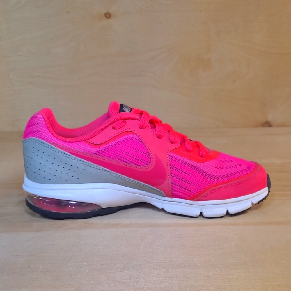 Nike Air Maximize Pink Athletic Youth 2 Left Shoes